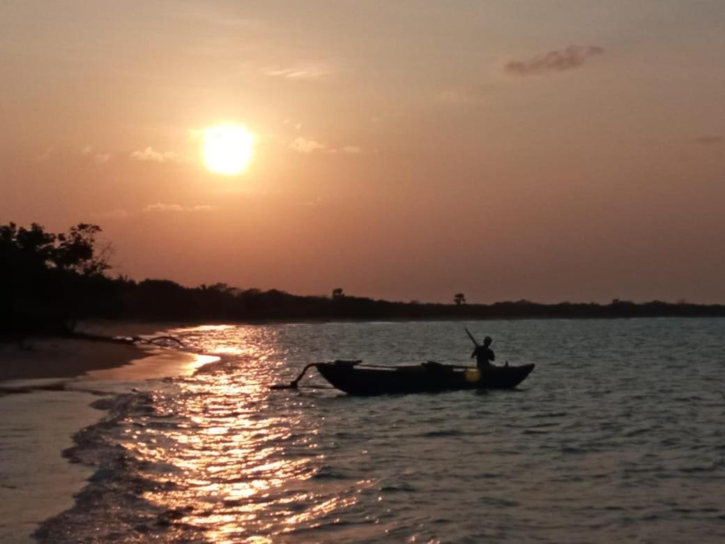 Giman Free Beach Resort Passikudah Ngoại thất bức ảnh