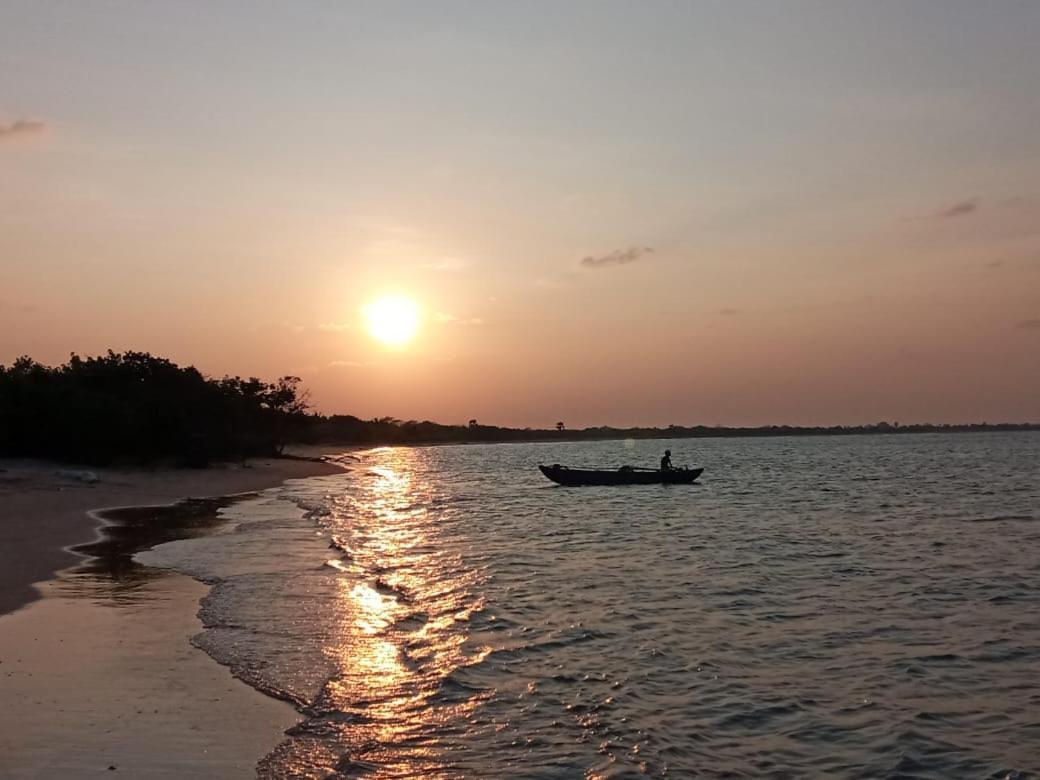 Giman Free Beach Resort Passikudah Ngoại thất bức ảnh